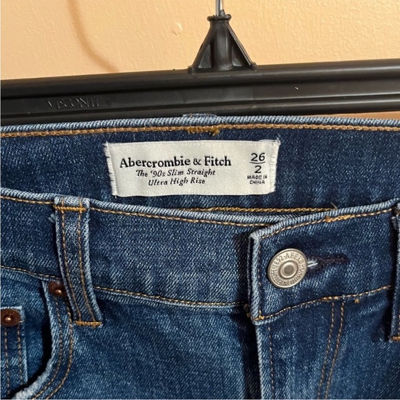 Abercrombie & Fitch Ultra High Rise 90s Slim Straight Jeans Dark Wash - Picture 10 of 12